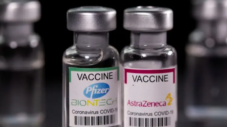 „A fost o eroare”. Despre primul și unicul moldovean vaccinat cu doze diferite de ser. Nu se recomandă să le mixăm!