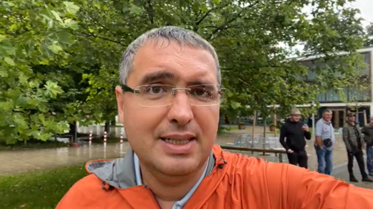 VIDEO Renato Usatîi nu a dispărut nicăieri! A votat în Germania „pentru resetarea statului”. De ce anume acolo?