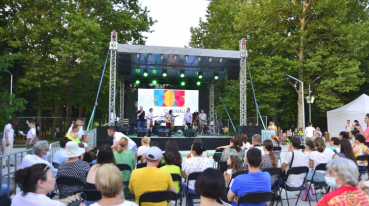 Întâlniri cu scriitorii, muzică și filme. Ce evenimente sunt incluse în programul de astăzi la „Te salut, Chișinău”