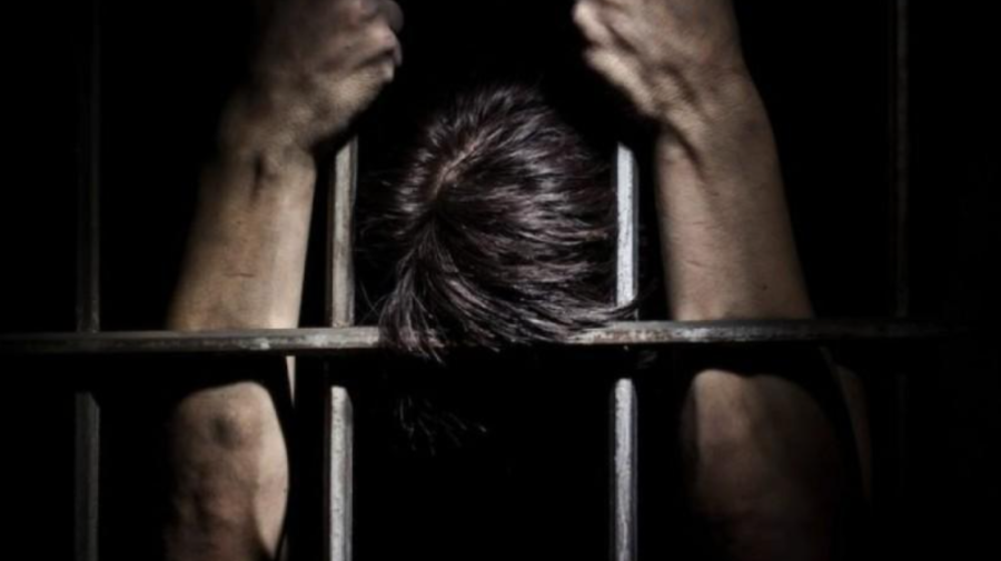 FOTO Gelozia l-a „împins” să păcătuiască? Individ din stânga Nistrului, încătușat de oamenii legii