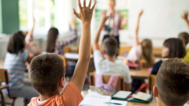 Începe ETAPA a II-a de ÎNSCRIERE a copiilor în clasa I. Urmează să fie COMPLETATE locurile disponibile