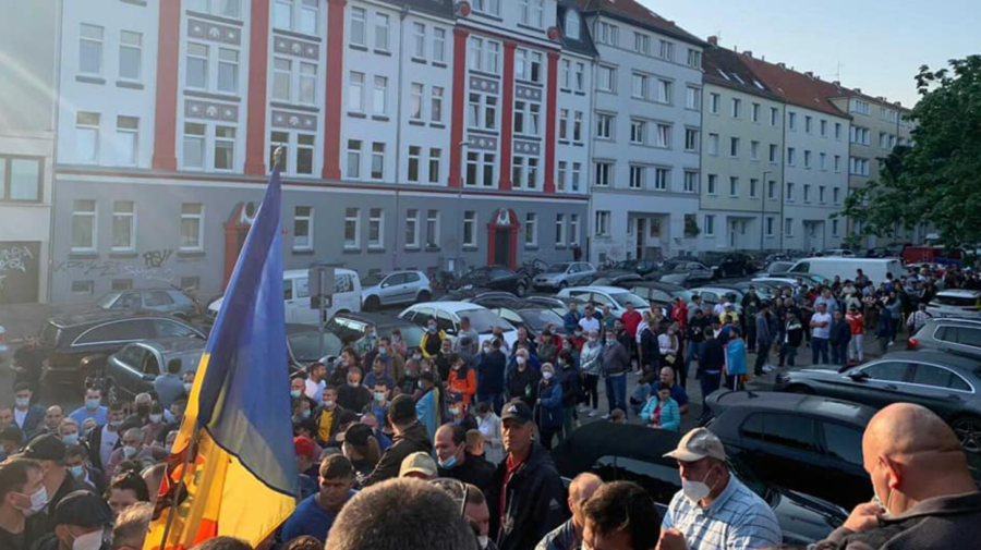 GALERIE FOTO Din toate colțurile lumii! Moldovenii din diaspora au ieșit la vot încă de la primele ore ale dimineții