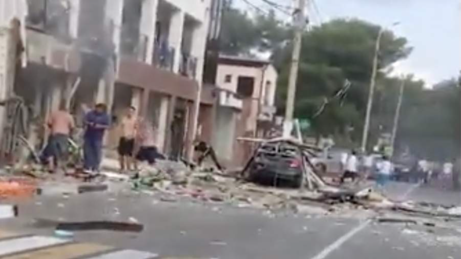VIDEO Explozie de proporții la un hotel din Rusia! Sub dărâmături se află oameni. Peste 50 de persoane au fost evacuate