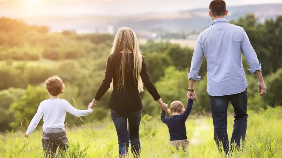 Familiile din Moldova, între ajutoare mai mari și sărăcie tot mai adâncă: Un copil din trei trăiește în lipsuri