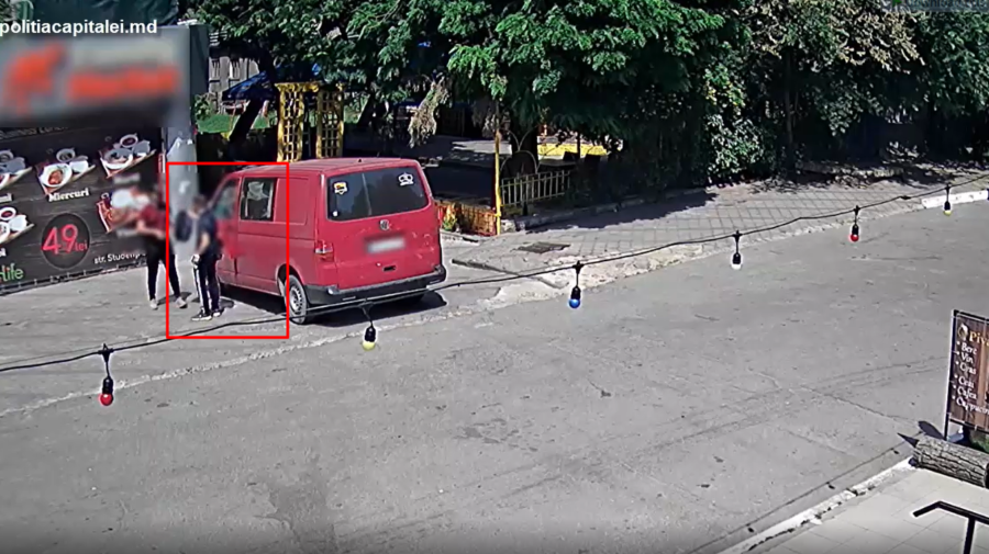 VIDEO „Pur și simplu stăteam și am văzut o…” Individ din Capitală, prins în flagrant când fura o geantă