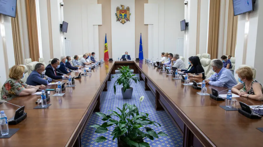 Vaccinarea ar putea deveni obligatorie în Moldova! Pe ce categorii de oameni a „pus ochiul” Guvernul
