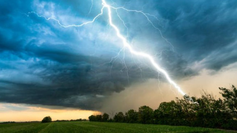 ULTIMĂ ORĂ! Cod GALBEN de instabilitate atmosferică VALABIL pe tot teritoriul țării