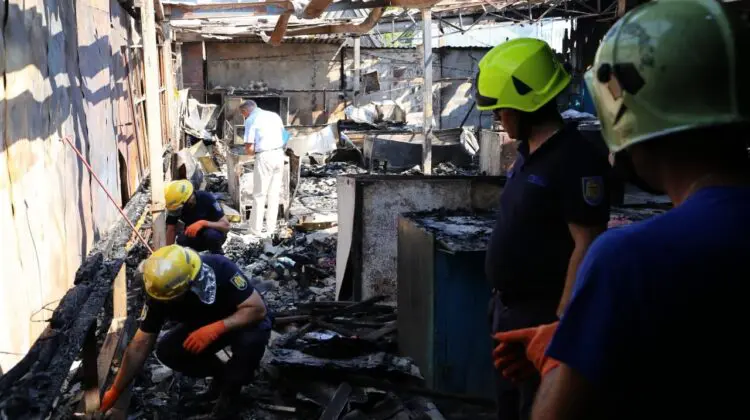 FOTO Noi DETALII despre incendiul de la piața din Rezina. Specialiștii au TREI versiuni