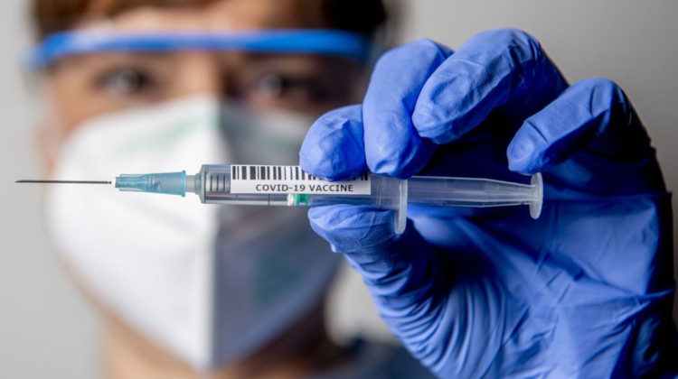 Au VOTAT, apoi s-au VACCINAT. În ziua alegerilor parlamentare peste 10 mii de persoane au primit ANTIDOT anti-COVID