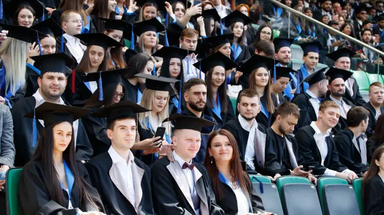 Aproape 1000 de absolvenți ai USMF „Nicolae Testemițanu” vor depune joi jurământul medicului și farmacistului