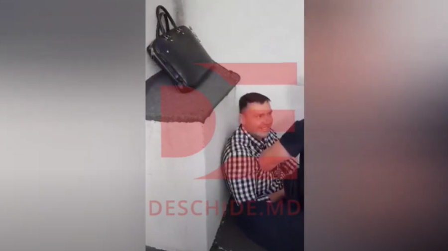 Râzi de nu mai poți! Un vizat din dosarul „Codru” s-a jucat de-a „cucu-bau” cu CNA pe acoperiș