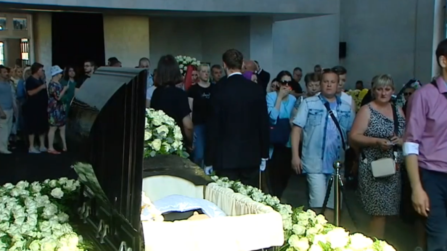 VIDEO ÎN DIRECT: Rudele, apropiații și fanii își iau rămas bun de la interpretul Iuri Șatunov