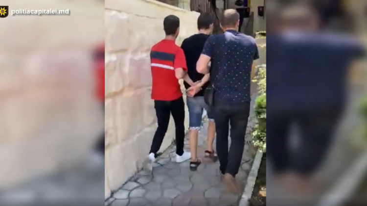 VIDEO Avea nevoie de țigări! Un bărbat a fost reținut pentru că a furat mai multe pachete dintr-un magazin