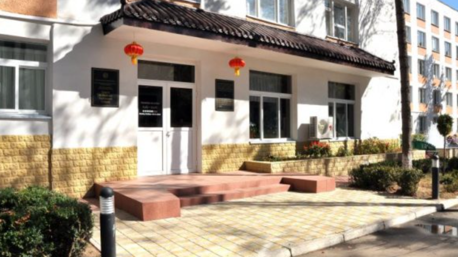 Încă trei ani cetățenii vor putea beneficia de asistență medicală la Centrul de Medicină Tradițională Chineză
