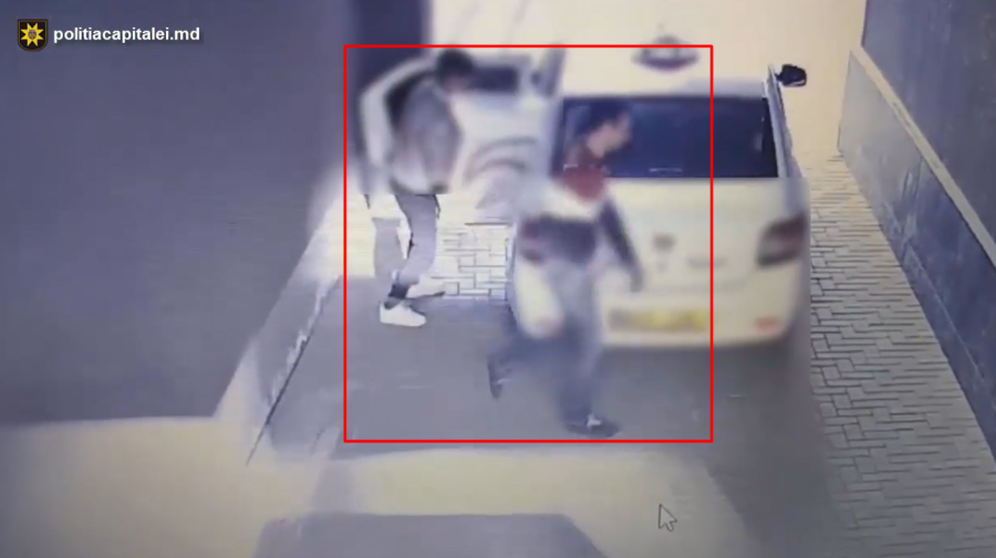 VIDEO Au luat ce n-aveau acasă!? Doi indivizi din Chișinău și Strășeni – reținuți pentru comiterea unui furt
