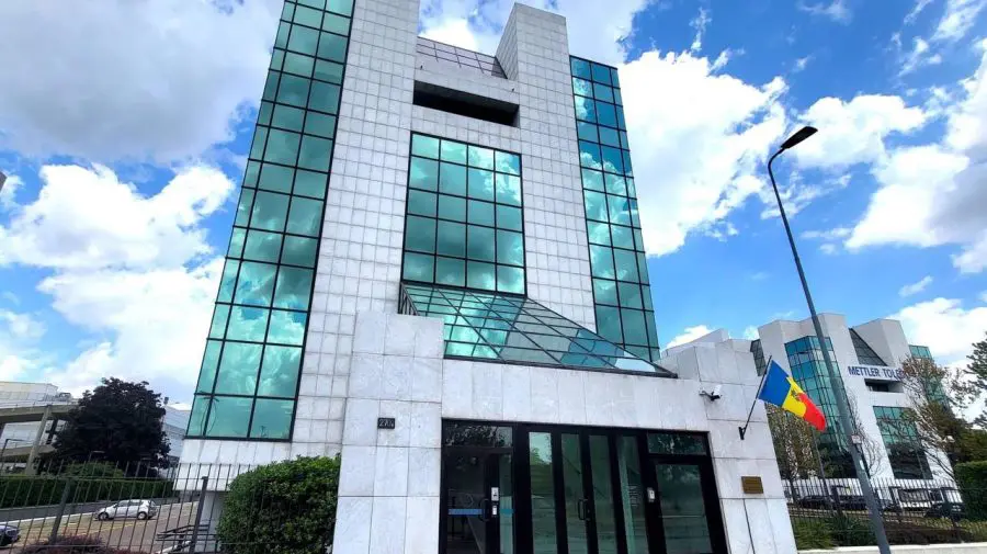 FOTO Au apărut primele imagini cu noul Consulat General al Republicii Moldova la Milano. Pe ce stradă se află acesta