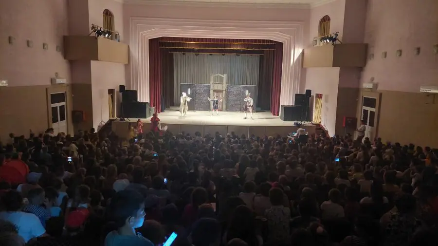 VIDEO Momente senzaționale! La Orhei au fost jucate spectacolele „Capra cu trei iezi” și „Făt Frumos din Lacrimă”