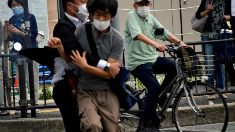 FOTO Primele declarații ale asasinului fostului premier japonez. Pregătea un atac cu explozibili