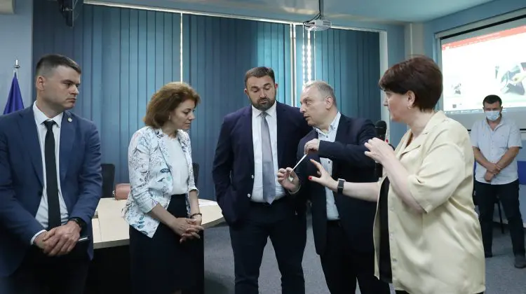 FOTO „Furăm” de ici-colea ca să îmbunătățim activitatea CEC. Conducerea Comisiei, într-o deplasare de lucru în Georgia