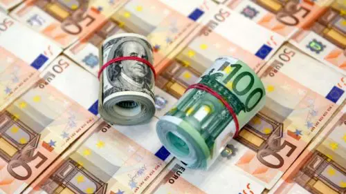 Curs valutar 21 septembrie 2026: Cât valorează un euro și un dolar