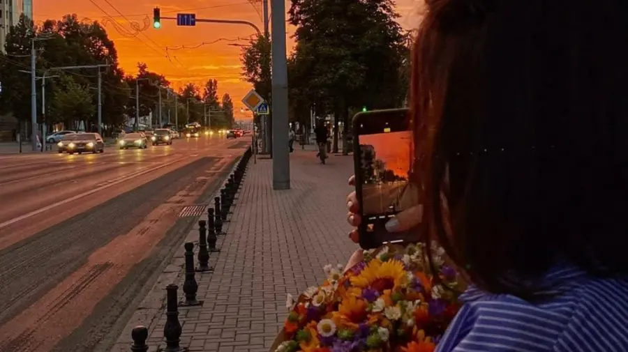 FOTO Spectacol ceresc, la apus de soare! Arde cerul și se topesc norii