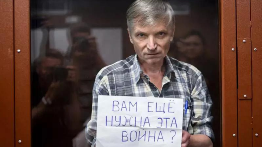 Un opozant rus a ajuns după gratii pentru că a criticat războiul din Ucraina. Este cea mai aspră pedeapsă de până acum