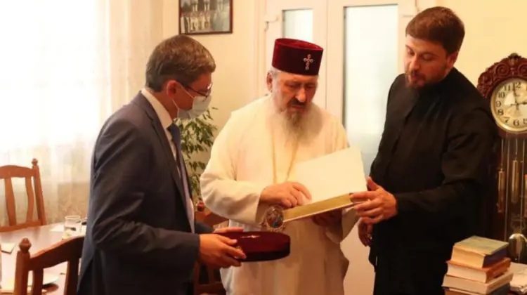 DOC „Bogăția protocolară de la Parlament”. Cele mai scumpe și ieftine cadouri primite de Grosu în ultimele trei luni