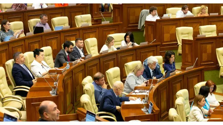 VIDEO Imobilile fostelor întreprinderi agricole vor putea fi înregistrate. Modificarea legii – votată în Parlament