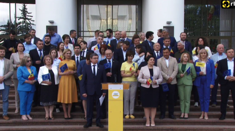 VIDEO S-au lăudat și au promis că vom trăi mai bine: PAS a prezentat raportul la un an de la obținerea majorității 