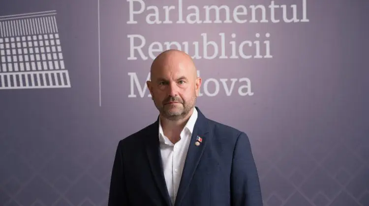 PAS rămâne fără un deputat. Și-a depus demisia. Parlamentarii cu greu s-au decis să-i accepte cererea