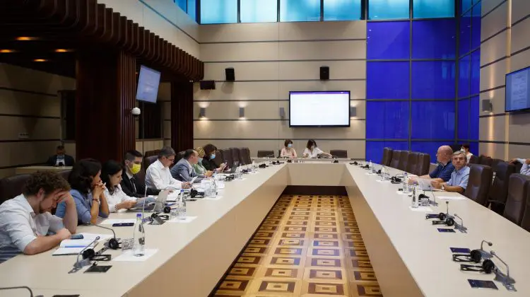 Miercuri la Guvern, joi în Parlament. Prelungirea stării de urgență, pe masa deputaților. Urmărește ședința pe RLIVE.MD