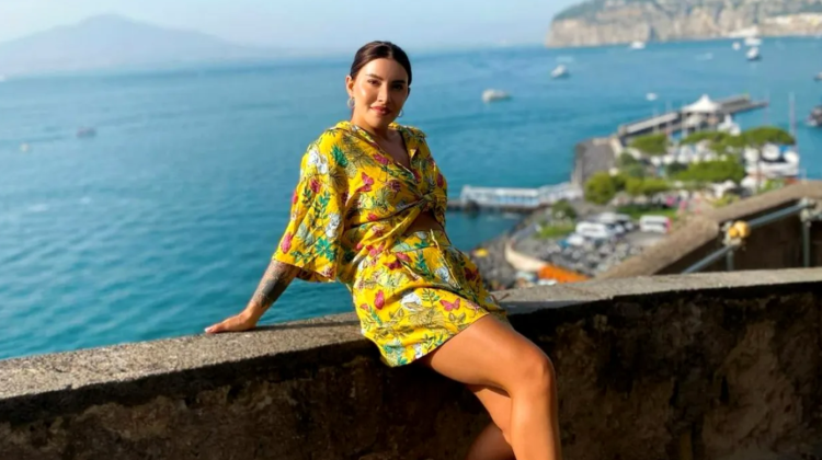 Nu le place cum arată! O artistă de la noi, criticată dur de fanii din România
