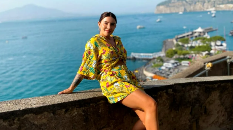 Nu le place cum arată! O artistă de la noi, criticată dur de fanii din România