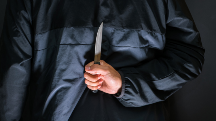 Strigător la cer! Un bărbat din Strășeni și-a omorât tatăl în bătaie. Inculpatul nu își recunoaște vina