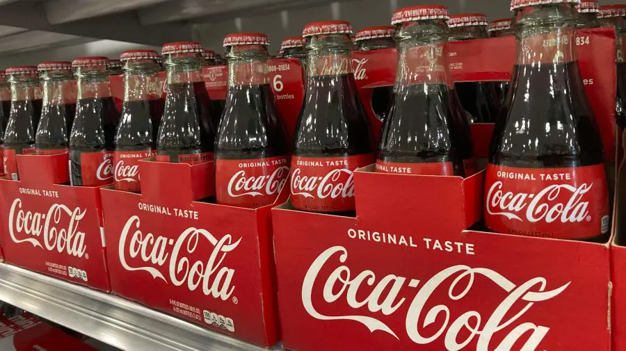 Lovitură pentru Coca Cola HBC! După ieșirea din Rusia, producătorul suferă pierderi de milioane