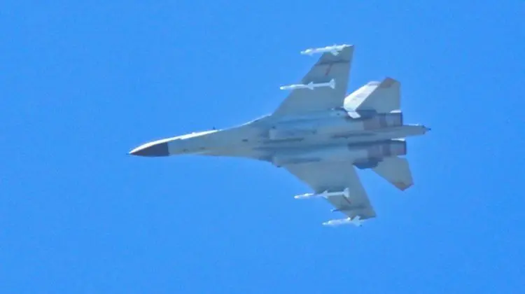 Cinci avioane ale Armatei Chineze au pătruns dincolo de linia mediană a Strâmtorii Taiwan