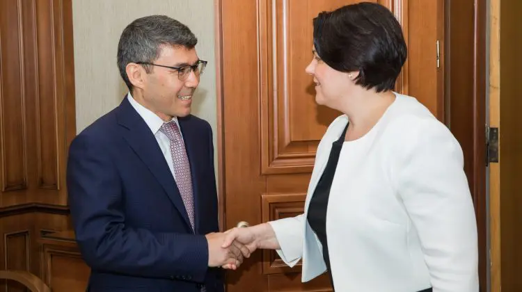 FOTO Ambasadorul Republicii Kazahstan în Moldova a trecut pragul Guvernului. Ce a discutat cu Natalia Gavrilița