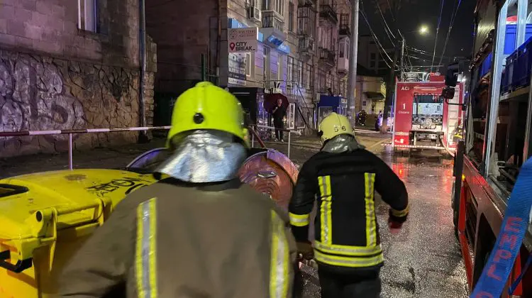 FOTO, VIDEO  Incendiul de pe Columna, localizat! Anunț important de la pompieri