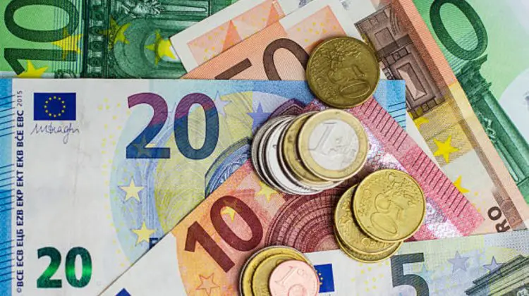 CURS VALUTAR 8 august. La ce cotație a ajuns moneda europeană azi