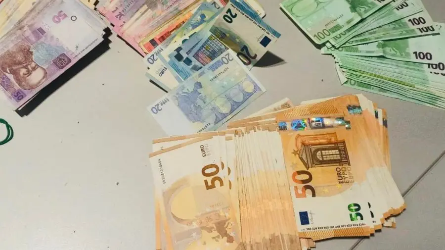 Visa la viață asigurată în Turcia? Ucraineancă, prinsă cu zeci de mii de hrivne, euro și dolari pe Aeroportul Chișinău