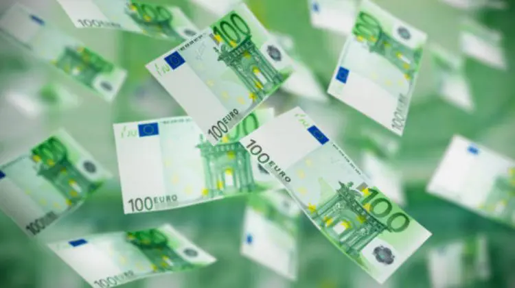 Euro, cu 13 bani mai ieftin decât marți: CURS VALUTAR 17 august