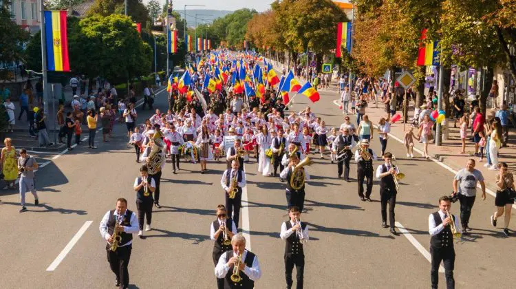 Ziua Independenței, marcată la Orhei cu fast, marș și voie bună. Toți sunt invitați să spună: Moldova, te iubesc!