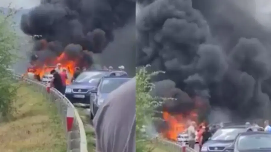 VIDEO cum a ars Mercedesul în apropierea satului Bardar. Mai mulți oameni priveau neputincioși