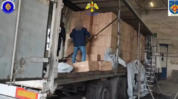 VIDEO Contrabandă de proporții. Peste 6 mii de țigarete, depistate de oamenii legii, pe punctul de a fi scoase din țară