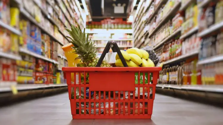 Mâncare tot mai scumpă și de calitate proastă! Expert român, despre criza alimentară mondială