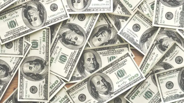 CURS VALUTAR 5 august: Vezi dacă merită să schimbi banii azi