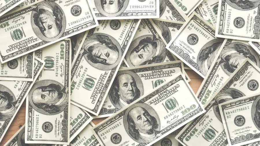 CURS VALUTAR 5 august: Vezi dacă merită să schimbi banii azi