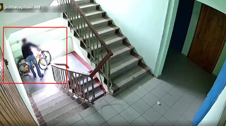 VIDEO Intra în scările blocurilor de locuit și înhăța bicicletele! Câți ani de închisoare riscă un chișinăuian
