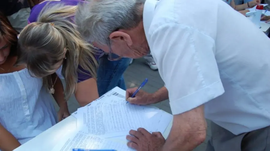 Provocări sau tatonarea terenului pentru „a veni rușii să ne salveze”? Găgăuzii colectează semnături