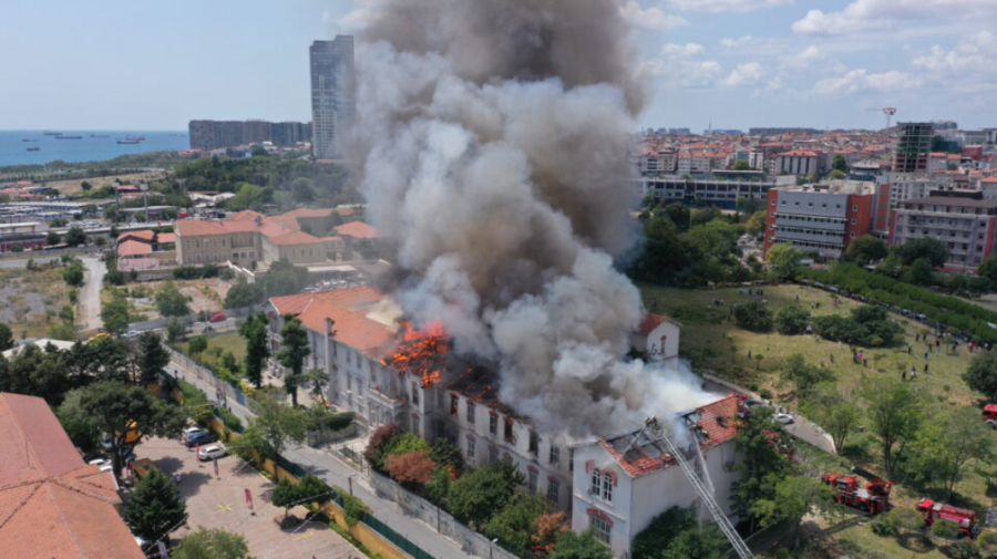 FOTO, VIDEO Incendiu de proporții la un spital din Istanbul. Pacienții au fost evacuați de urgență